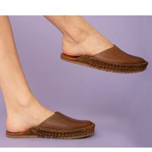 Mohiners Leather Women's Slip on